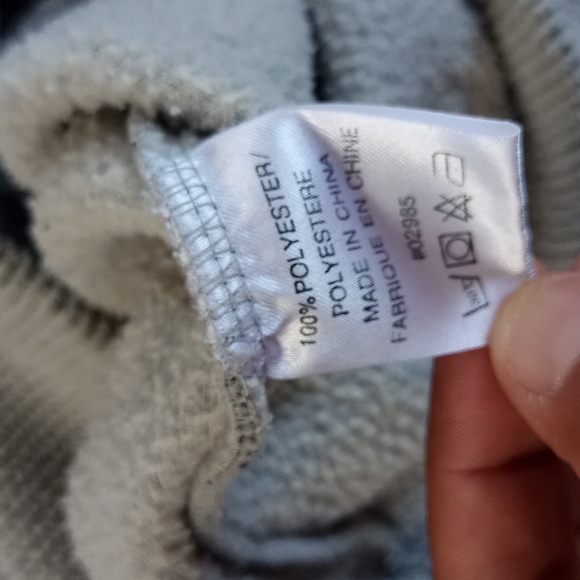 Vintage Y2K Essential V-Neck Sweater UNISEX - Picture 5 of 6